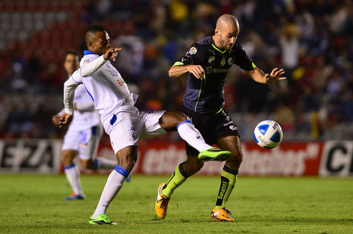 El español Marc Crosas se vistió de héroe al salvar una pelota en la línea de meta para mantener el empate en el Estadio La Corregidora.