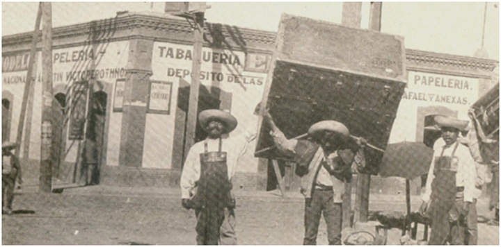 Fachada de la papelería 'El Modelo', a principios del Siglo XX.
