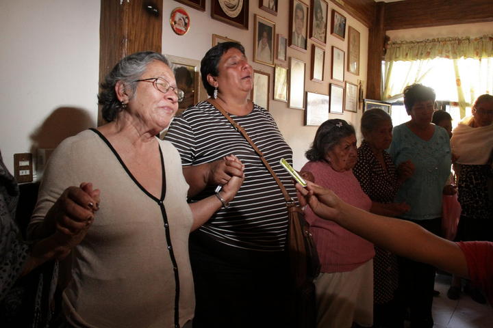 La familia de Edgar Tamayo permanece a la espera del cuerpo en Miacatlán, Morelos, de donde son originarios. (Archivo)