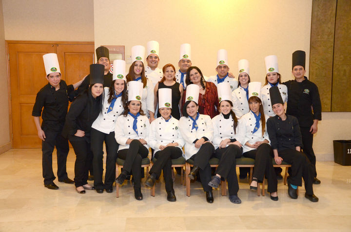   Alumnos de reconocida escuela de gastronomía.
