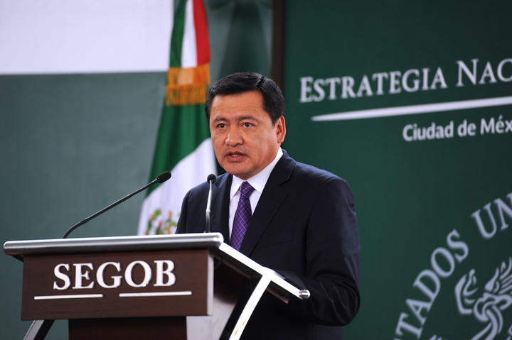 Osorio Chong anunció que mañana acompañará al presidente Enrique Peña Nieto a Michoacán para hacer una evaluación de lo que hasta el momento se ha realizado. (Archivo)
