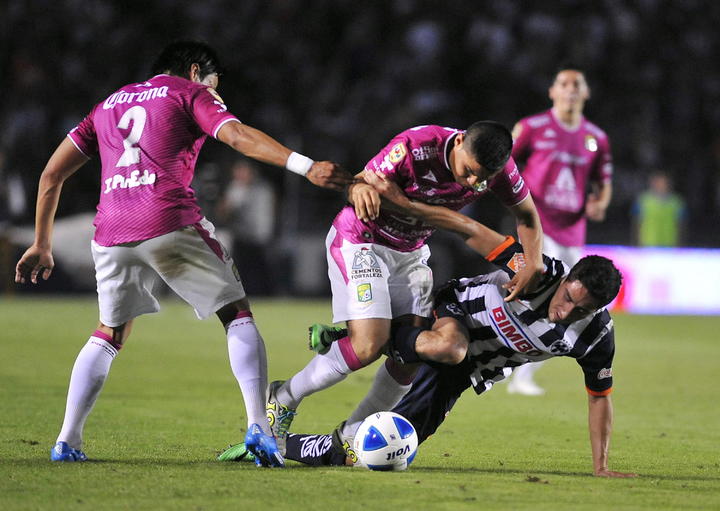 León Gana A Rayados Con Dos Golazos