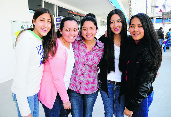   Arehli, Vanessa, Daryzhia, Alejandra y Valeria.
