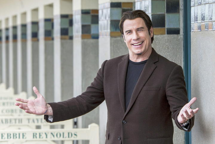 El actor estadounidense John Travolta, ganador de un Globo de Oro como Mejor Actor por su participación en la película “Cómo conquistar Hollywood”, festeja este martes su cumpleaños número 60, con dos proyectos en cine. (ARCHIVO)