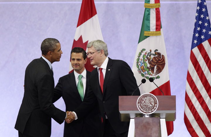 Reunión. Barack Obama, Enrique Peña Nieto y Stephen Harper se despiden tras la conferencia trilateral en Toluca.