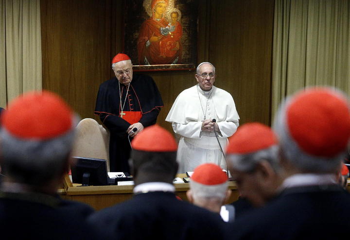 El papa argentino aseveró que 'la salud es un valor importante, pero no determina el valor de la persona. Además la salud no garantiza la felicidad, y esta puede sentirse también con una salud precaria'. (EFE)