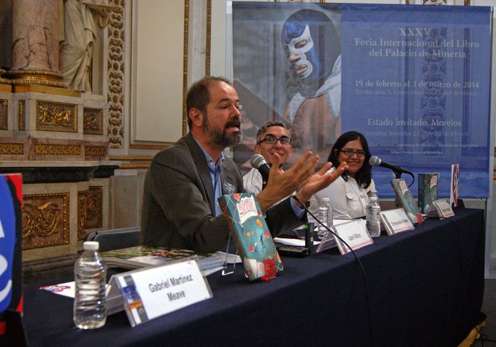 Edición especial. El escritor Juan Villoro, durante la presentación de la edición conmemorativa de su libro: El libro salvaje, en el marco de la 35 Feria Internacional que se lleva a cabo en el Palacio de Minería.