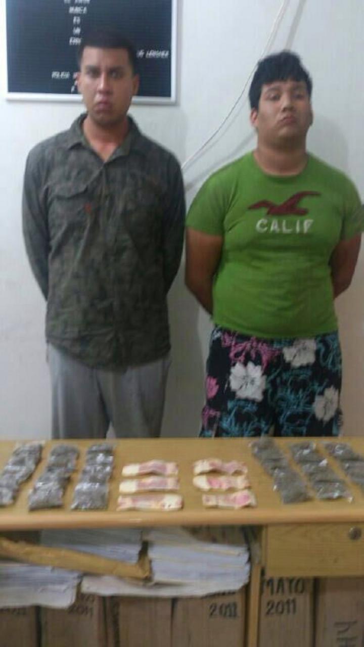 Los detenidos fueron identificados como José de Jesús Luis Mata Barbosa y Jesús Santiago Cárdenas González, de 18 y 21 años de edad respectivamente. (CORTESÍA)