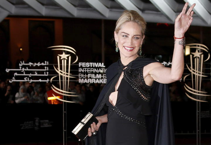 La actriz y productora estadounidense Sharon Stone, ganadora de un Globo de Oro como Mejor Actriz Dramática, celebra este lunes 56 años, tras viajar recientemente a Canadá para rodar el capítulo piloto de la serie “Agent X”. (ARCHIVO)