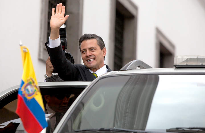 El presidente Enrique Peña Nieto se encuentra de visita en Ecuador. (EFE) 