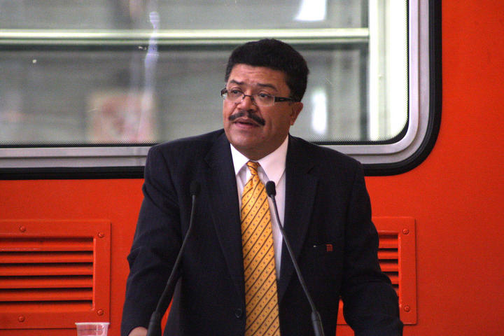 Ex director del Metro dice desconocer situación de L-12