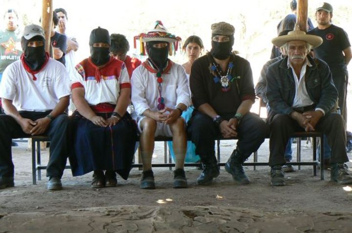 Grupos. En la fotografía aparecen campesinos mayos y yaquis durante una reunión que establecieron con la tribu. 