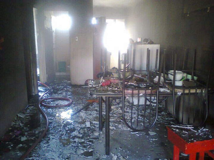 Pérdidas considerables. Todas las pertenencias de la familia se consumieron con el incendio.