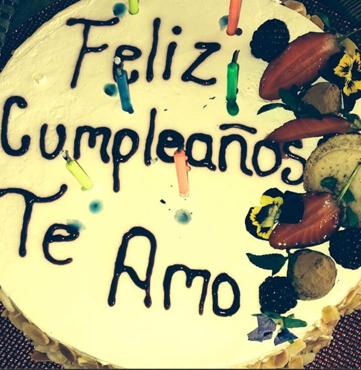 Anahí, por su parte, compartió a través de Instagram el pastel de cumpleaños que le regaló a su novio. (Instagram) 
