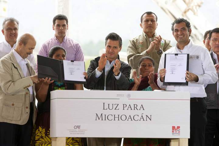 Trabajamos para devolver la paz a Michoacán: EPN