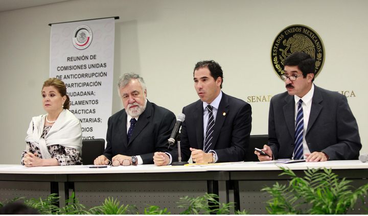 Institución. De izquierda a derecha, los legisladores Alejandro Encinas, Pablo Escudero y Javier Corral, durante la selección. 