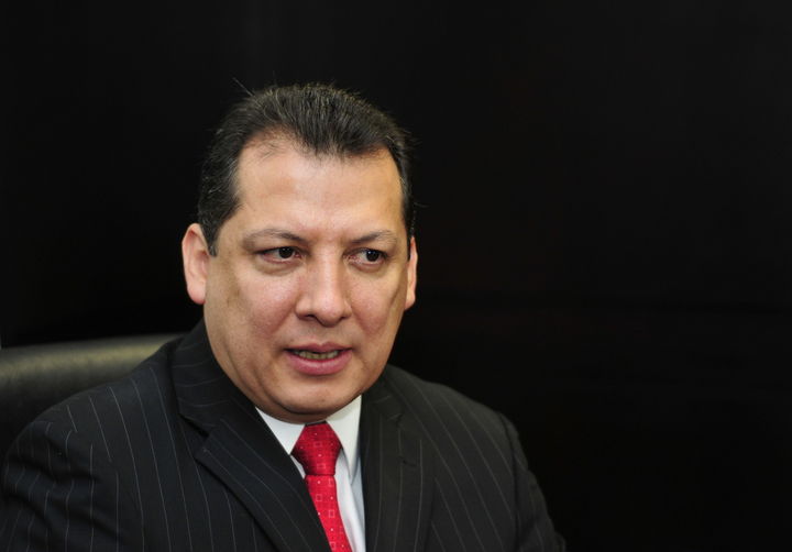 Conferencia. El titular de la CNDH, Raúl Plascencia Villanueva habla en una entrevista.