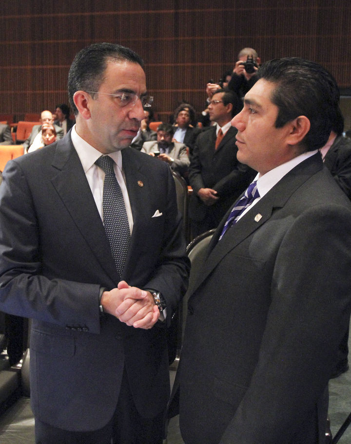 Sesión.  En la imagen los legisladores Javier Lozano Alarcón y Jorge Luis Preciado.