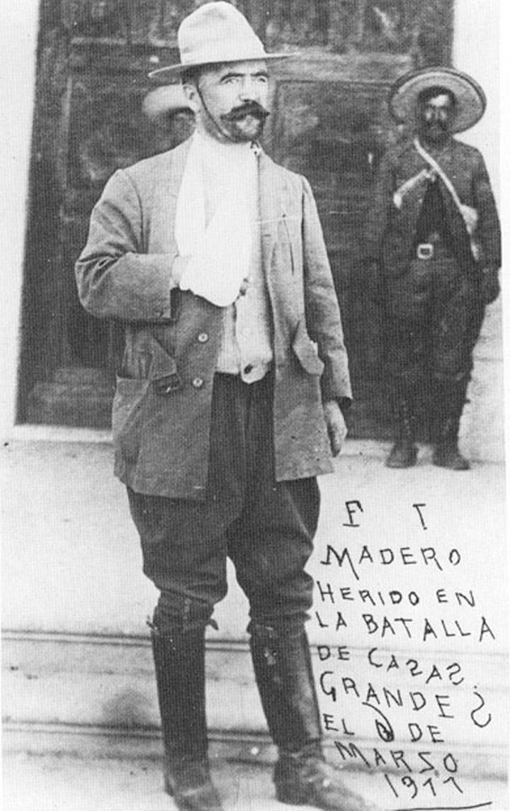 
Tras su bautizo de fuego en la batalla de Casas Grandes, Chihuahua, Madero empezó a perfilarse como cabeza militar de su propio movimiento, en marzo de 1911.

