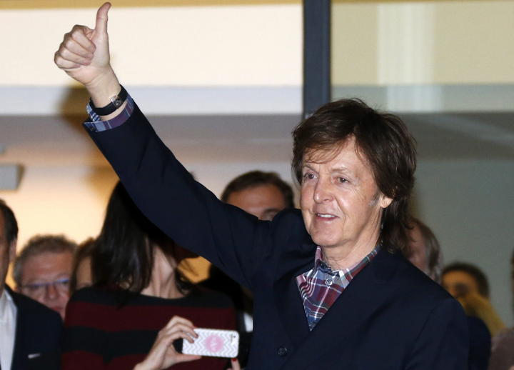 McCartney, el legendario músico británico dijo que “a John lo extraño como amigo. Extraño esa compañía y esas experiencias conjuntas”. (Archivo) 
