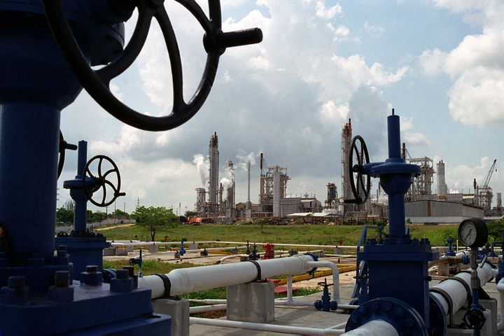 Planta. Fotografía de una planta de producción de Petróleos Mexicanos (Pemex) en la ciudad de Cosoleacaque, de Veracruz.