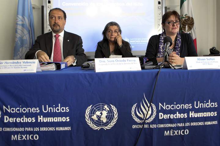 Conferencia. De izquierda a derecha, Javier Hernández, Sara Oviedo y Alison Sutton durante la conferencia de prensa.