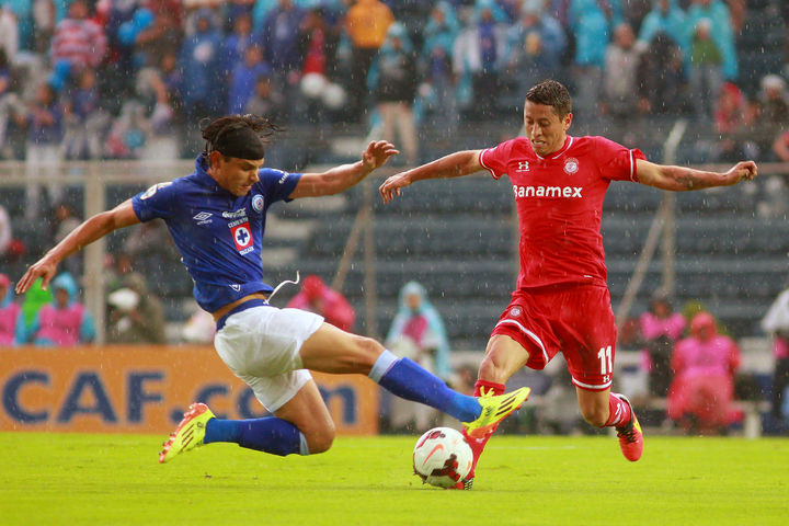 A pesar de haber empatado sin goles el partido de ida de la final de la Liga de Campeones de la Concacaf con Diablos Rojos del Toluca, Cruz Azul va con una ligera ventaja a la vuelta. (Jam Media)