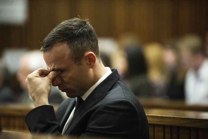 La jueza Thokozile Masipa decidió aplazar el proceso que se sigue al atleta Oscar Pistorius, por el asesinato de su novia al 5 de mayo. (AP) 