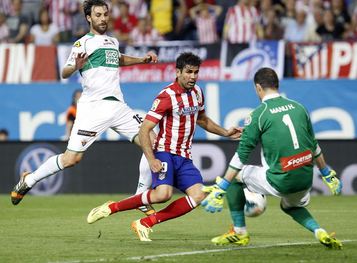 El Atlético de Madrid dio un paso más rumbo al título de la Liga de España tras vencer 2-0 al Elche. (EFE)