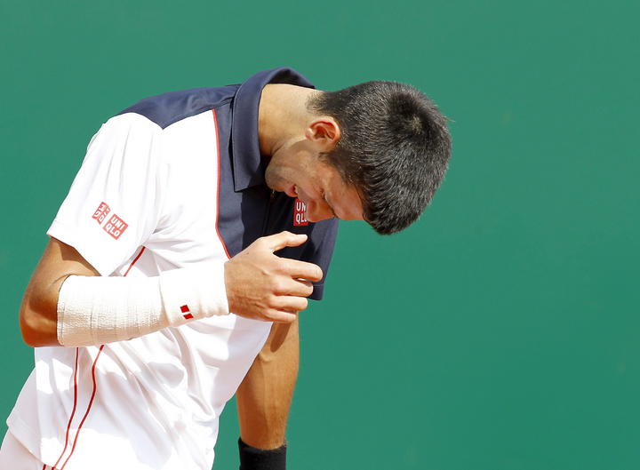 Djokovic cayó ande Roger Federer en el Masters 1000 de Montecarlo. (EFE) 