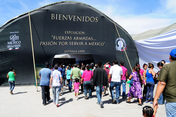 Visitantes. Miles de laguneros asistieron a la Exposición de las Fuerzas Armadas en Torreón. 