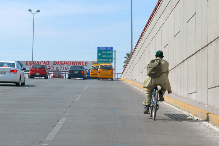 Faltantes. No hay nada definido sobre el paso peatonal y para ciclistas en el 11-40.