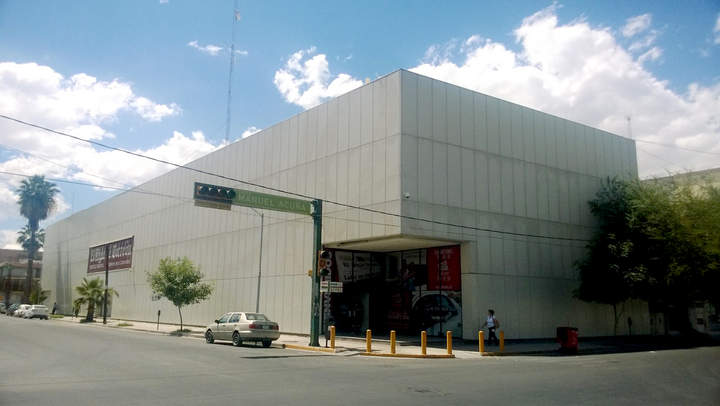 Dos hombres asaltaron las instalaciones comerciales de El Siglo de Torreón en la esquina de la calle Acuña y avenida Matamoros. (Archivo) 
