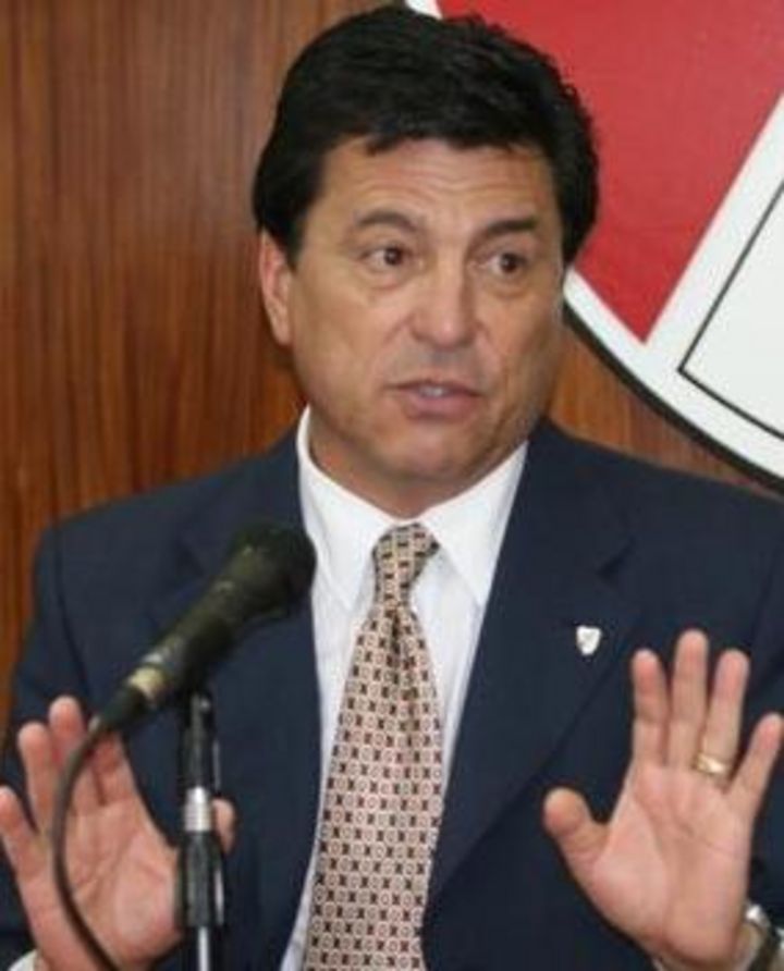 Daniel Passarella acusado por fraude por su sucesor. (EFE)