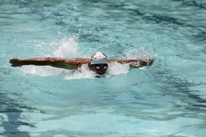 En su primera competencia desde los JO Londres 2012, Phelps clasificó a la Final de 100m mariposa con el mejor tiempo de las preliminares.