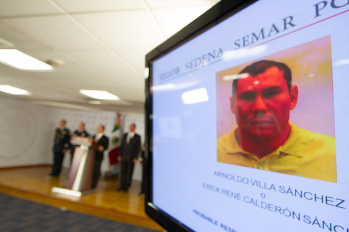 Rueda de prensa. Monte Alejandro Rubido anunciando la captura de Arnoldo Villa Sánchez, segundo de los Beltrán Leyva.