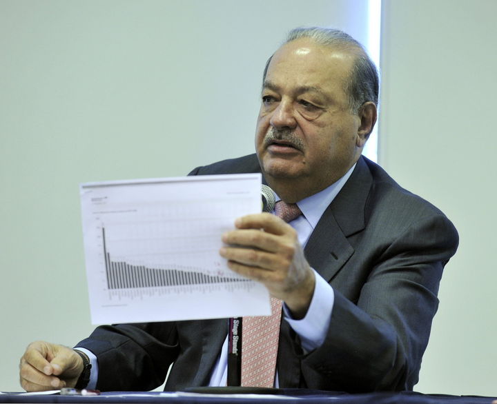 Presidente. Carlos Slim, el hombre más rico del mundo según Forbes, dueño de Telmex y América Móvil, en una conferencia. 