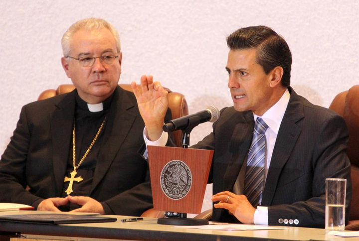 Diálogo.  El titular del Ejecutivo, Enrique Peña Nieto, visitó ayer viernes la sede del Episcopado Mexicano, donde fue recibido por su presidente, el cardenal Francisco Robles Ortega.