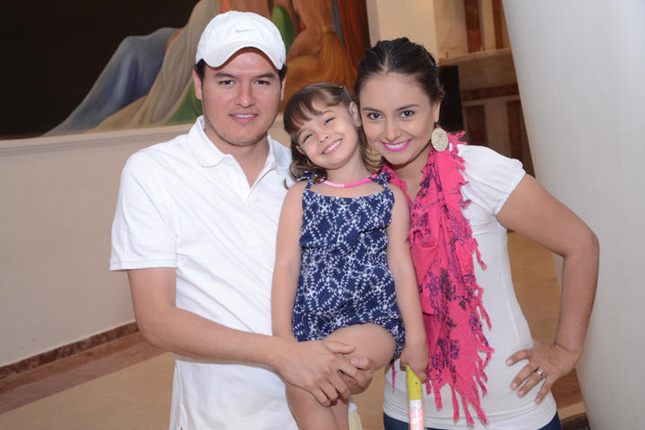 Ricardo, María José y Ayram.