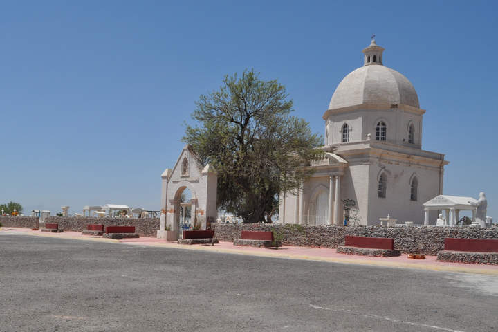 La dirección de Servicios Públicos se ha hecho cargo de los trabajos de limpieza del Panteón Municipal de Matamoros. (Archivo) 