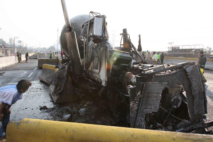 El 7 de mayo del 2013, una pipa que transportaba gas natural explotó a la altura del poblado de San Pedro Xalostoc y provocó la muerte de 27 personas. (EFE)