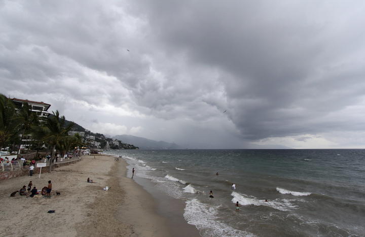 De acuerdo con el Servicio Meteorológico Nacional (SMN), este año se prevé la formación de al menos 23 ciclones: 14 en el Océano Pacífico y 9 en la zona del Atlántico, Golfo de México y Mar Caribe. (ARCHIVO)