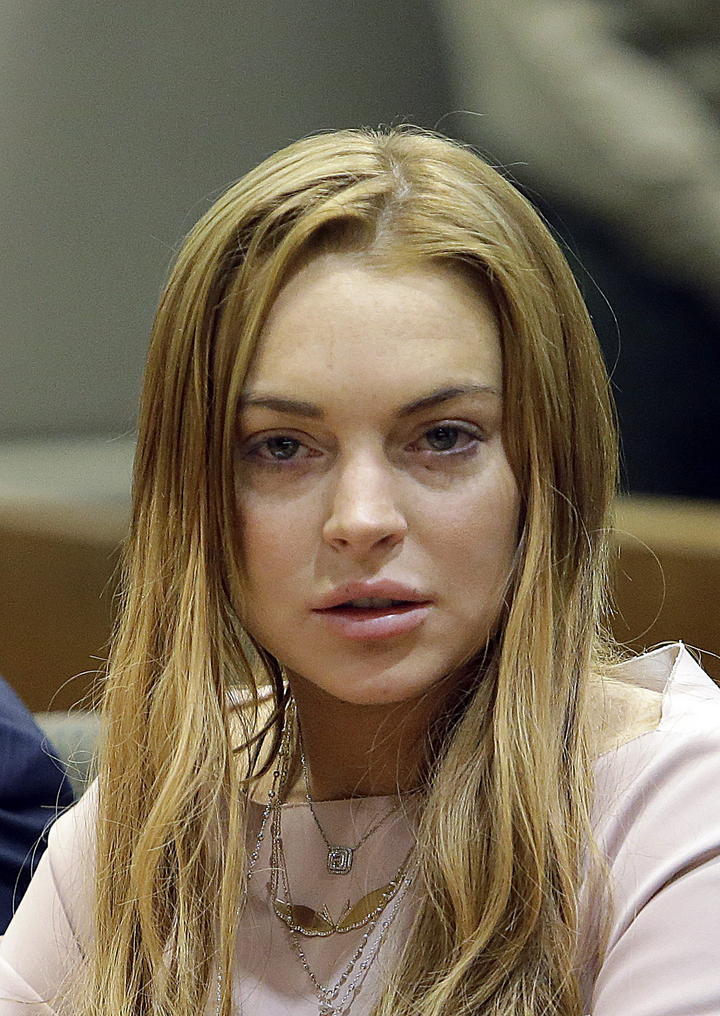 La actriz Lindsay Lohan continúa consumiendo diversas drogas. (Archivo)