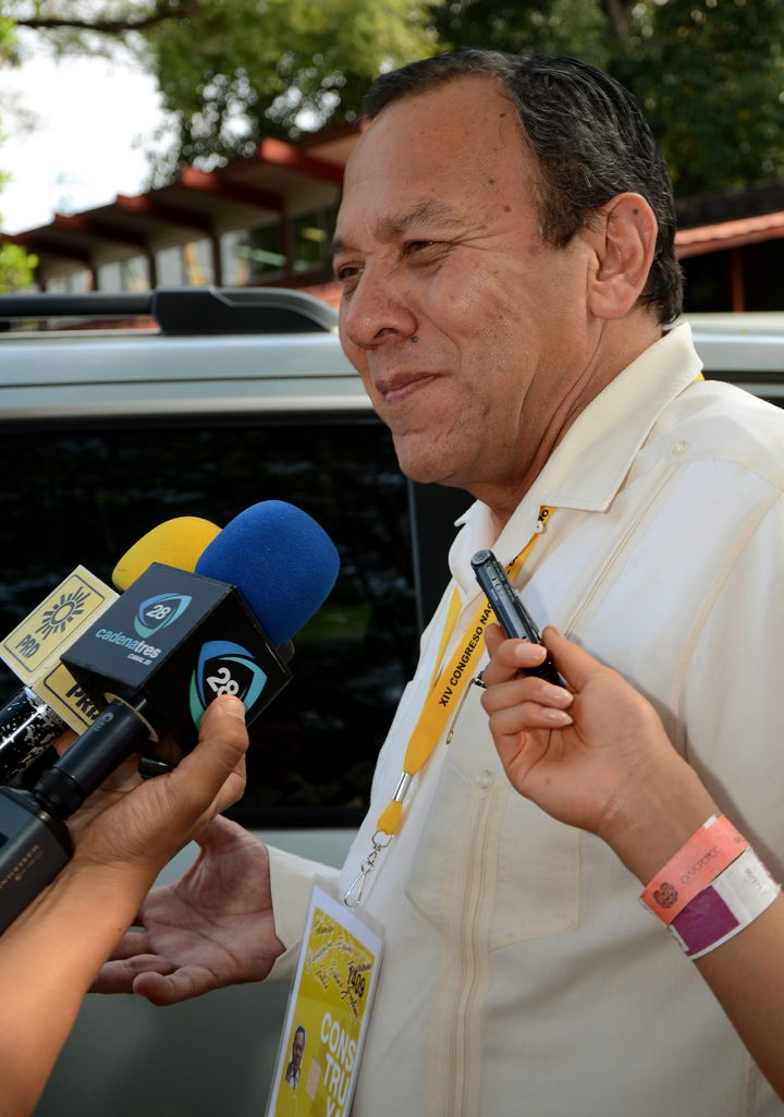 Presidente. El presidente del izquierdista Partido de la Revolución Democrática (PRD), Jesús Zambrano, habla durante una entrevista.