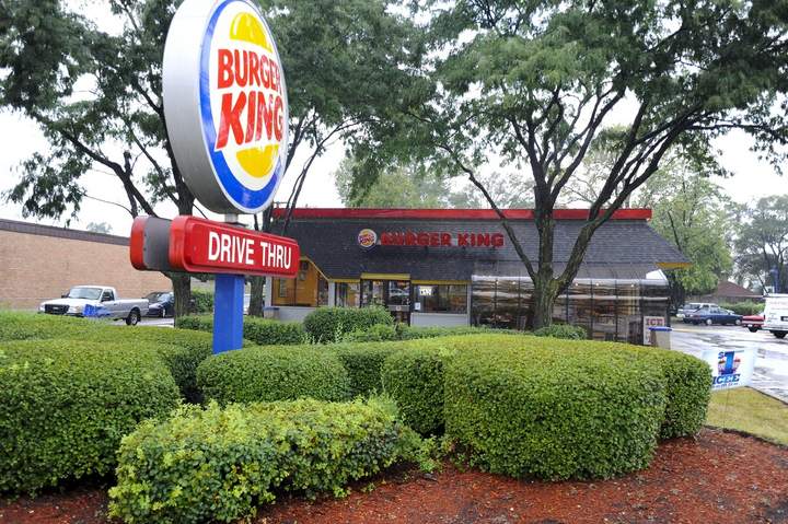 Burger King lanzó una campaña publicitaria para ofrecer disculpas a sus clientes ante las malas condiciones higiénicas y de trabajo en algunos de sus establecimientos. (Archivo) 