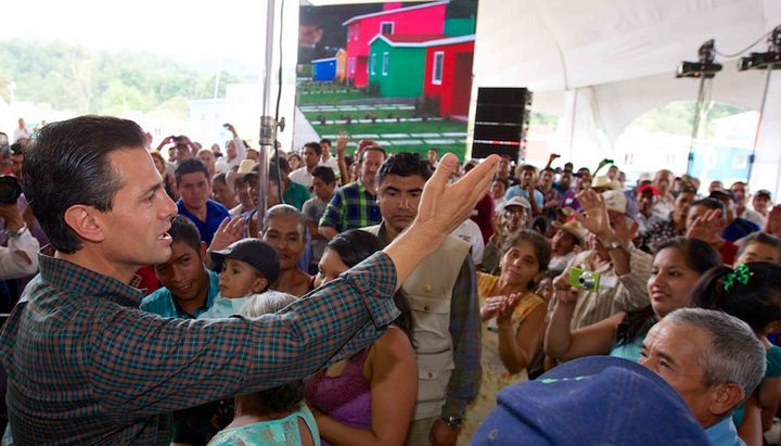 Inauguración. El presidente Enrique Peña Nieto durante la Primera Etapa de Entrega de Viviendas en La Pintada.