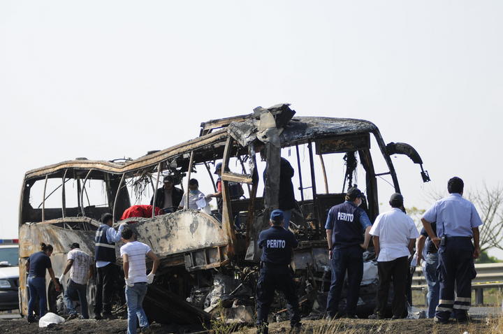 La Procuraduría local informa que ya son 28 los cuerpos que han sido reconocidos del camión que se incendió el pasado 3 de abril; se dispuso seis MP para entrega de cuerpos. 