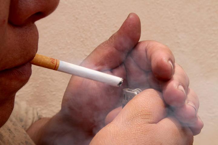 Buscan aumentar 50% los impuestos al tabaco