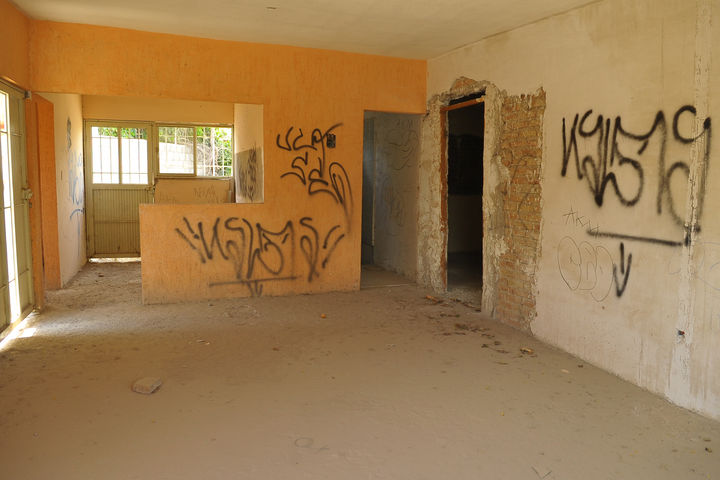En Lerdo. Se lograron ubicar decenas de viviendas abandonadas que podrían haber sido utilizadas como escondite del violador.