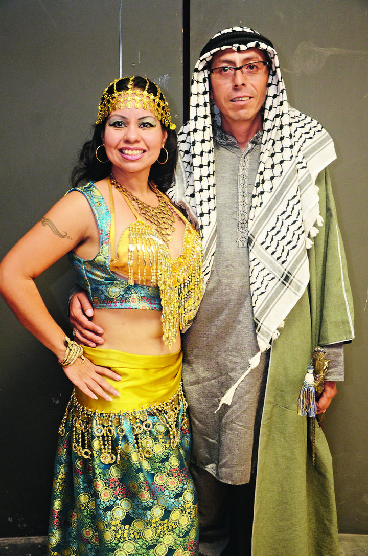 Yenisey de la Cruz  y Julio Téllez, directores del grupo de Danza Árabe.
